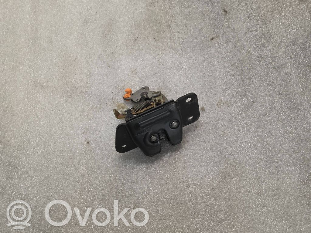 Loading door lock