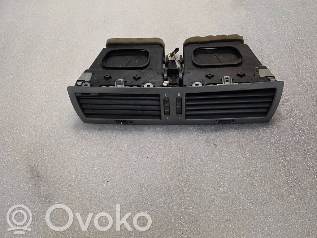 BMW 7 E65 E66 Centrinės oro grotelės 