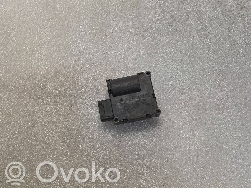Audi A8 S8 D3 4E Silniczek nagrzewnicy 