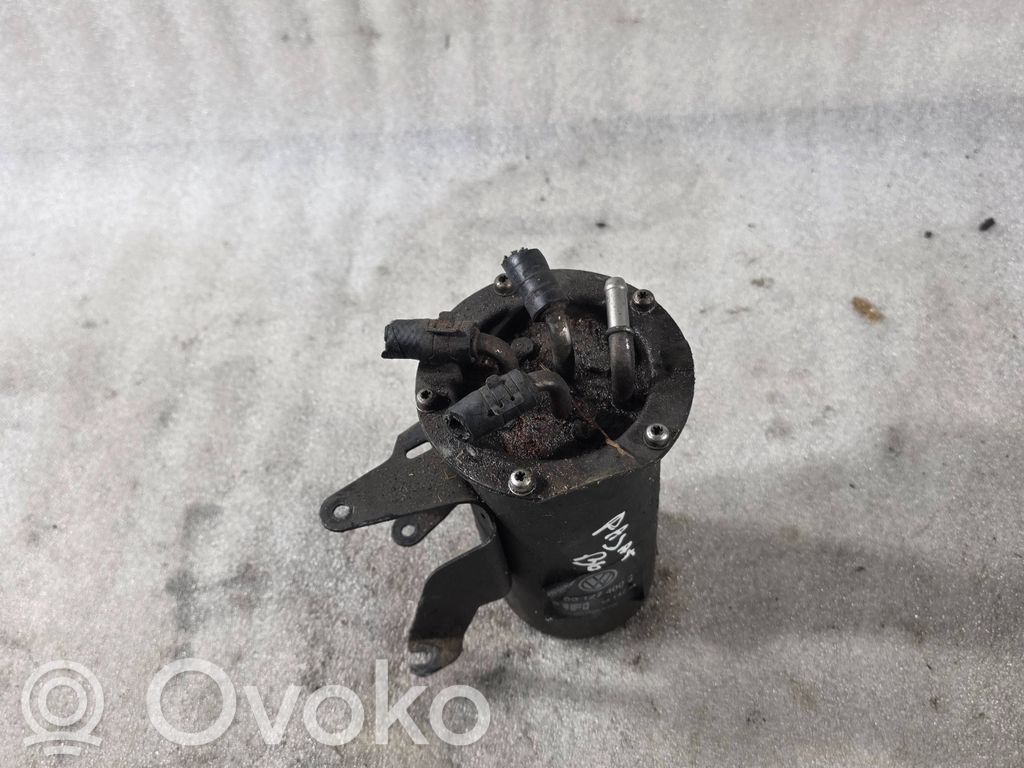 Volkswagen PASSAT B6 Obudowa filtra paliwa 