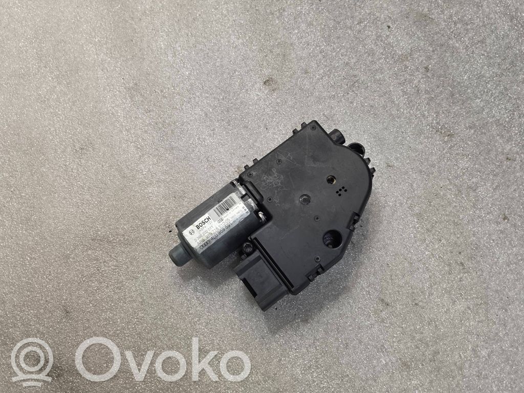 Audi Q7 4L Silniczek szyberdachu 