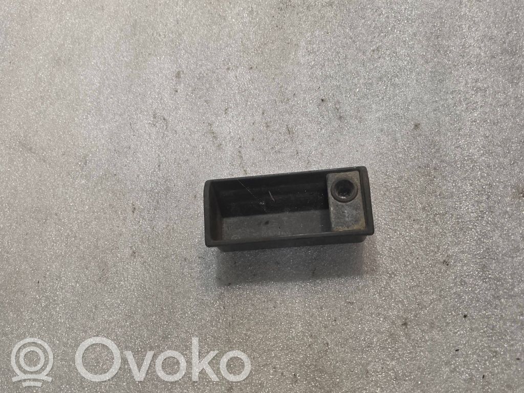 BMW 3 E36 Pelnutrauks (aizmugurē) 