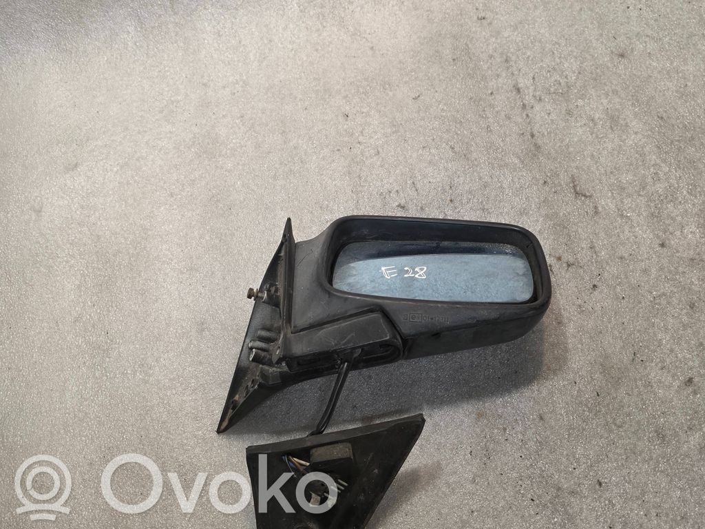 Front door electric wing mirror   E1017111