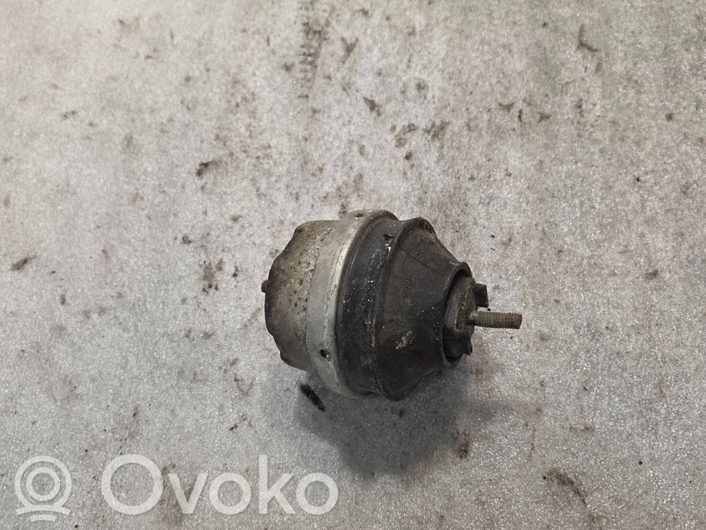 Wspornik / Mocowanie silnika   8D0199379A,8D0199379B