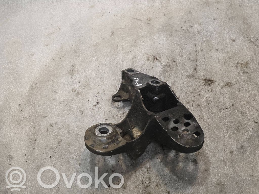 Engine mounting bracket   4B0199351B,4B0199351B