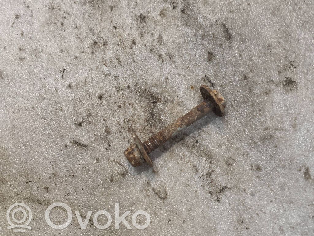 Tornillo de cámara de la suspensión trasera
