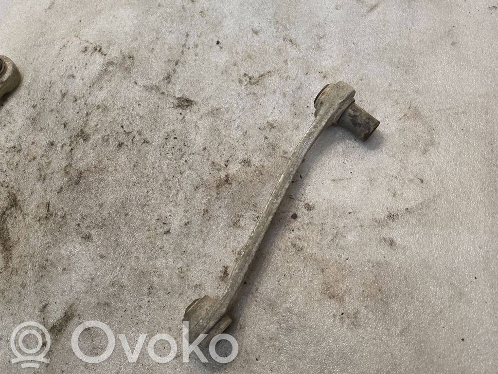 Audi A8 S8 D2 4D Takatukivarsi 