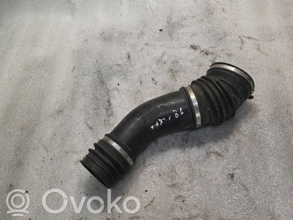 Audi A8 S8 D2 4D Rura / Wąż dolotowy powietrza 