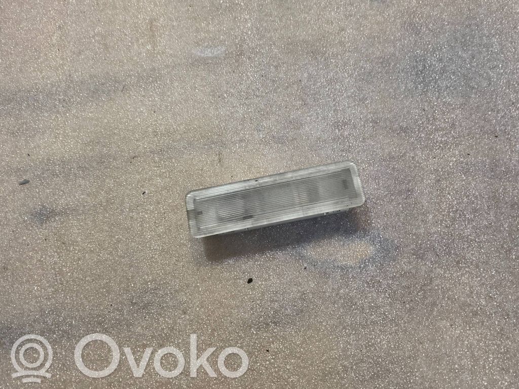 BMW 7 E38 Éclairage intérieur porte avant 