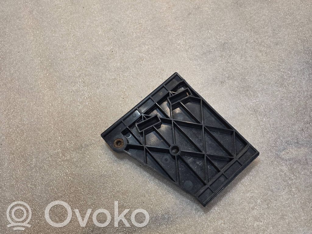 Audi A8 S8 D2 4D Front bumper mounting bracket 