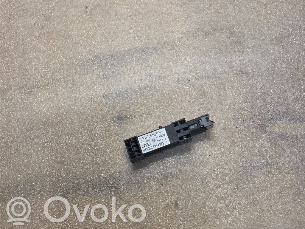 Audi A8 S8 D2 4D Airbag deployment crash/impact sensor 