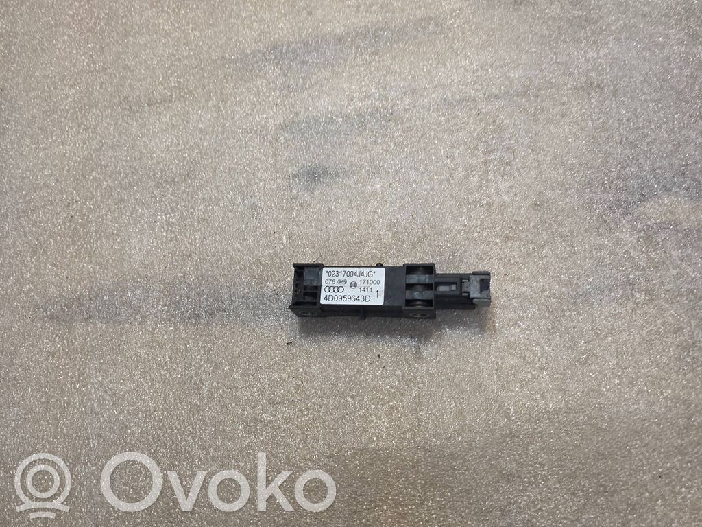 Audi A8 S8 D2 4D Airbag deployment crash/impact sensor 