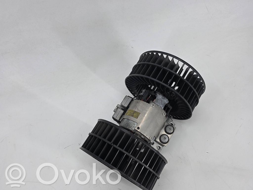 BMW 7 E38 Pečiuko ventiliatorius/ putikas 