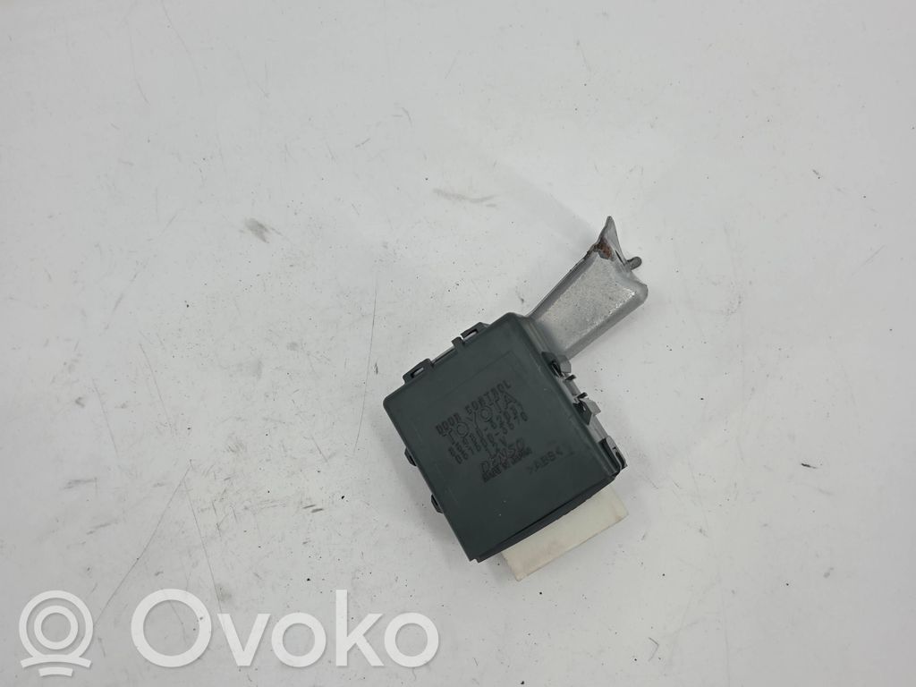 Toyota Yaris Unité de commande / module de verrouillage centralisé porte 