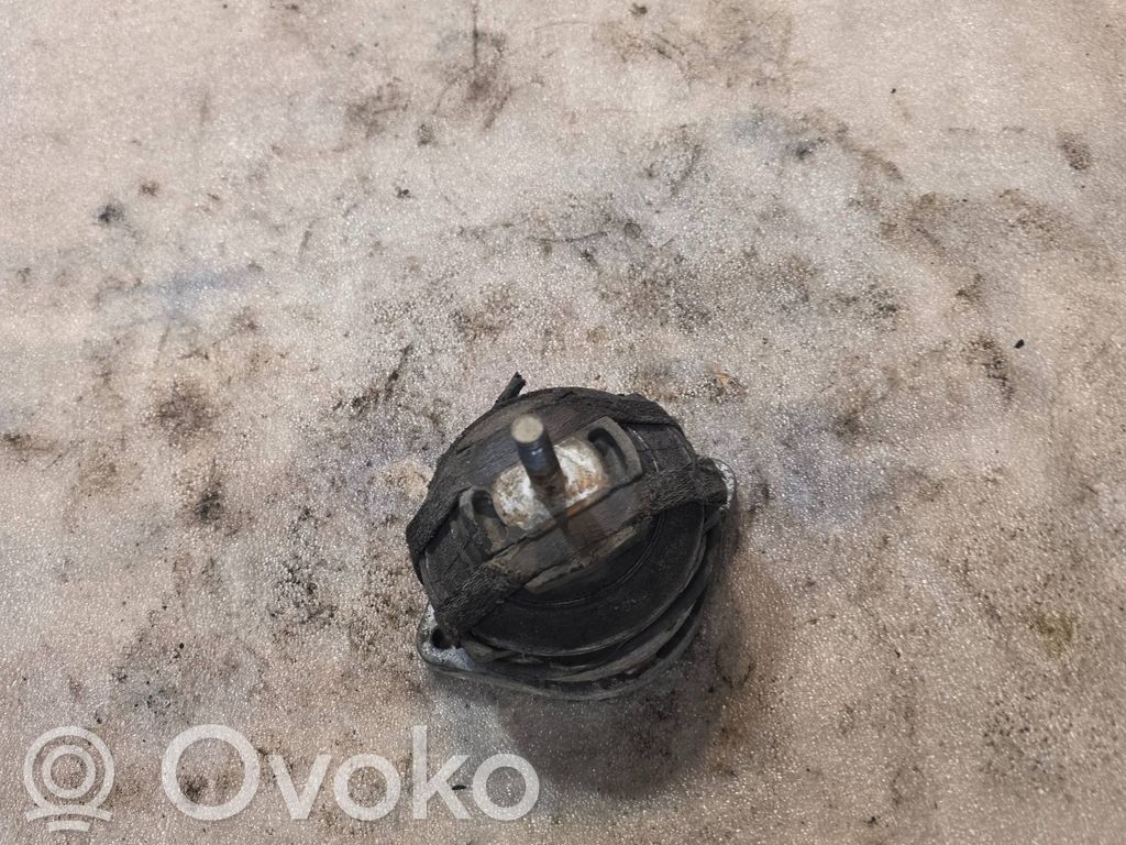 Audi A8 S8 D2 4D Gearbox mount 