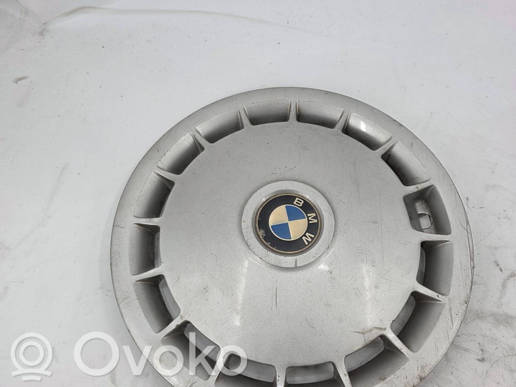 BMW 5 E34 R14-pölykapseli 