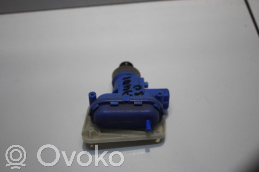 Audi 80 90 B3 Keskuslukituksen moottori 