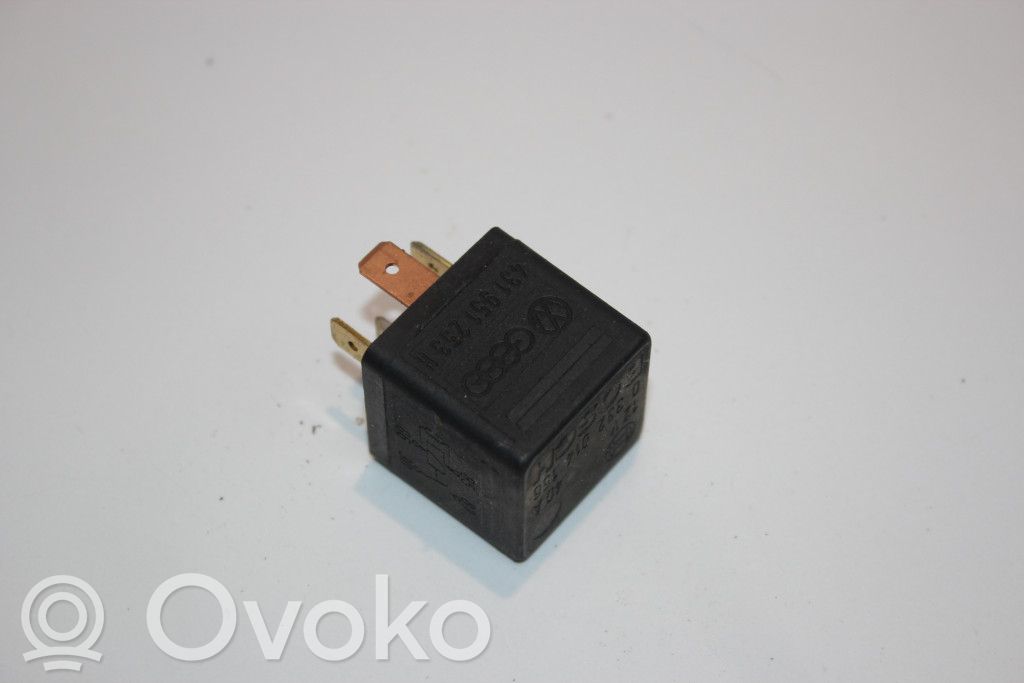 Audi A4 S4 B5 8D Autres relais 