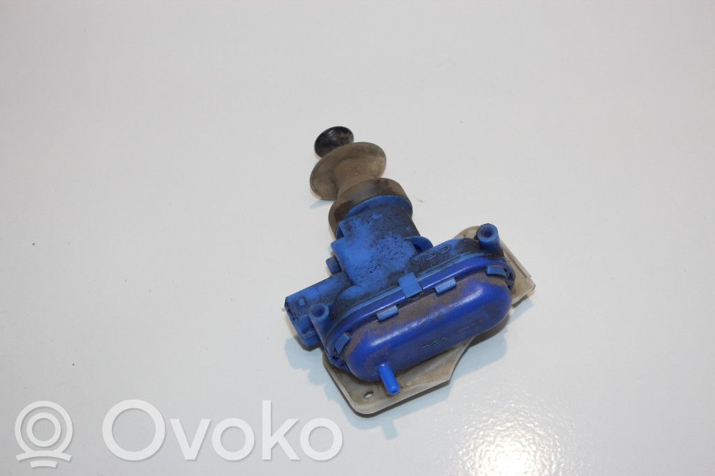 Audi 80 90 B3 Keskuslukituksen moottori 