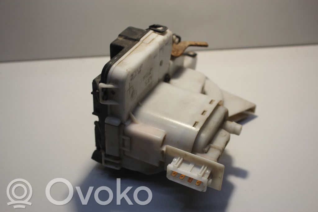 Volkswagen Golf III Zamek drzwi tylnych 