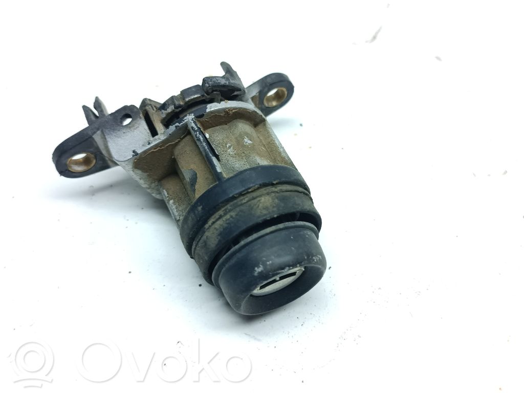Tailgate/trunk/boot lock/catch/latch