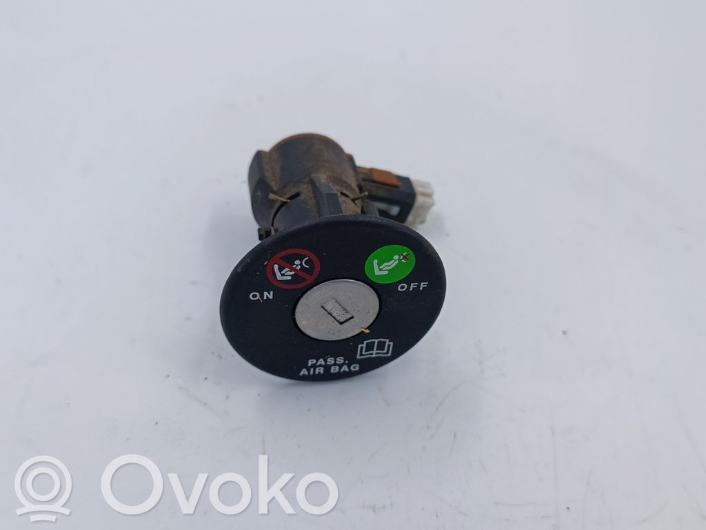 Alfa Romeo 166 Wyłącznik poduszki powietrznej Airbag pasażera 