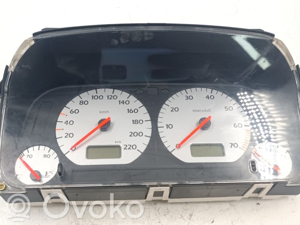 Volkswagen Golf III Nopeusmittari (mittaristo) 