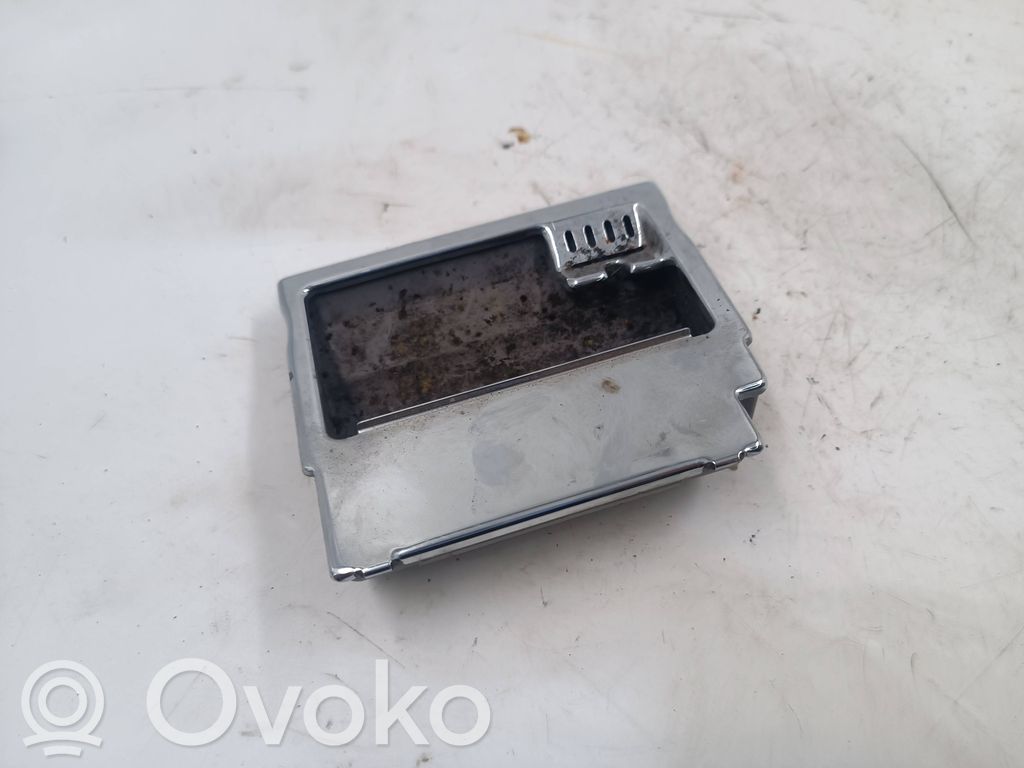 Audi A6 S6 C5 4B Popielniczka deski rozdzielczej 