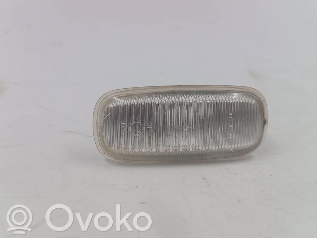 Audi A6 S6 C5 4B Front fender indicator light 