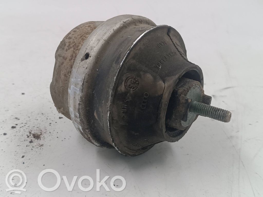 Audi A4 S4 B5 8D Engine mount bracket 