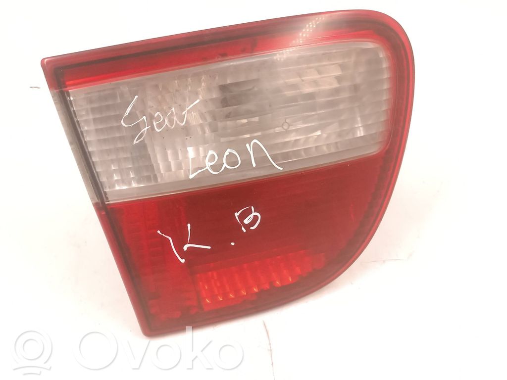 Seat Leon (1M) Takaluukun takavalot 