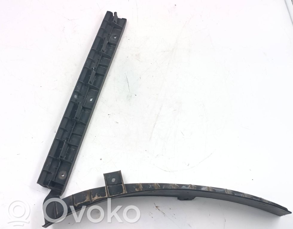 Volkswagen PASSAT B5 Staffa di rinforzo montaggio del paraurti posteriore 