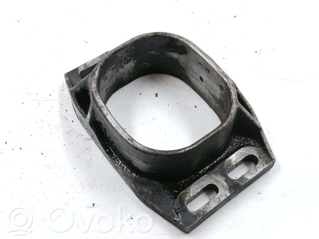 Audi A4 S4 B5 8D Engine mounting bracket 