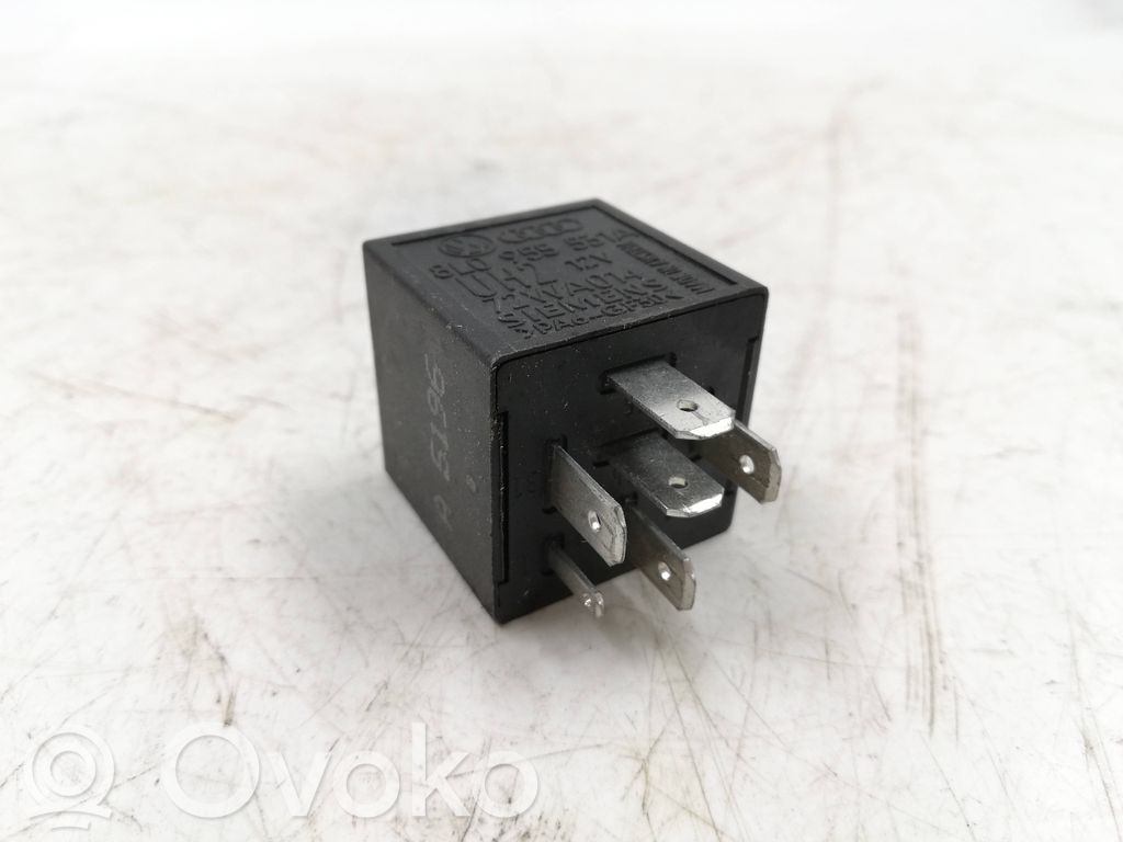 Inne przekaźniki   8L0955531A
