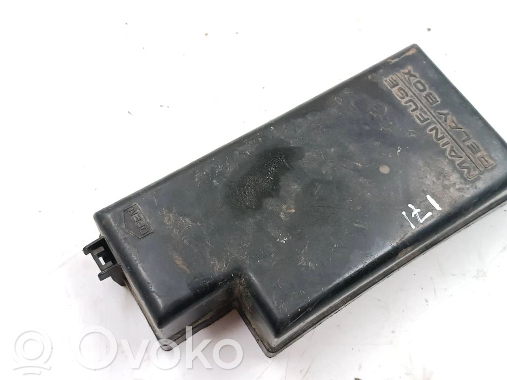 Subaru Legacy Fuse box cover 