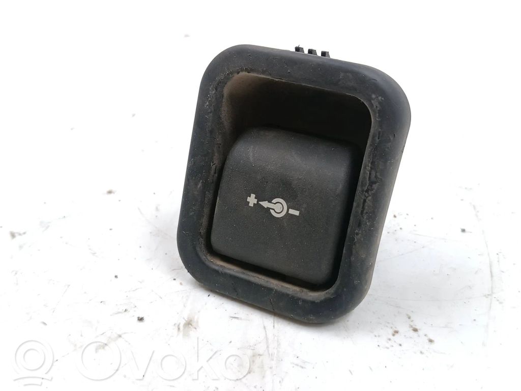 BMW 3 E46 12 V Socket (rear) 