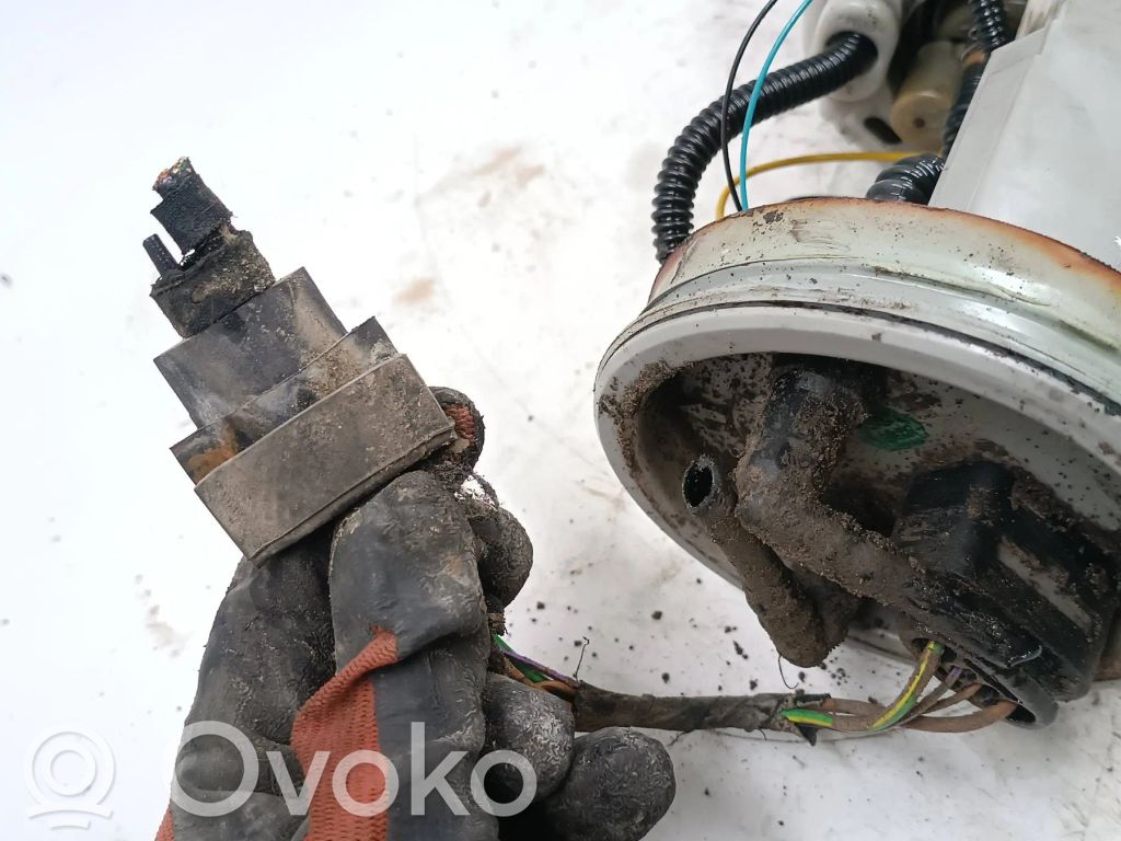 Audi A6 S6 C5 4B Bomba interna de combustible 