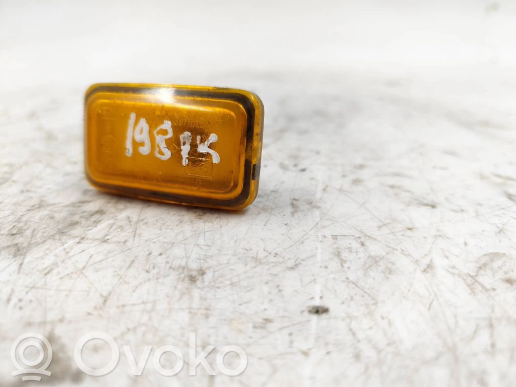Audi 80 90 B3 Front fender indicator light 