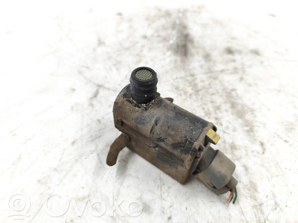 KIA Sorento Windscreen/windshield washer pump 