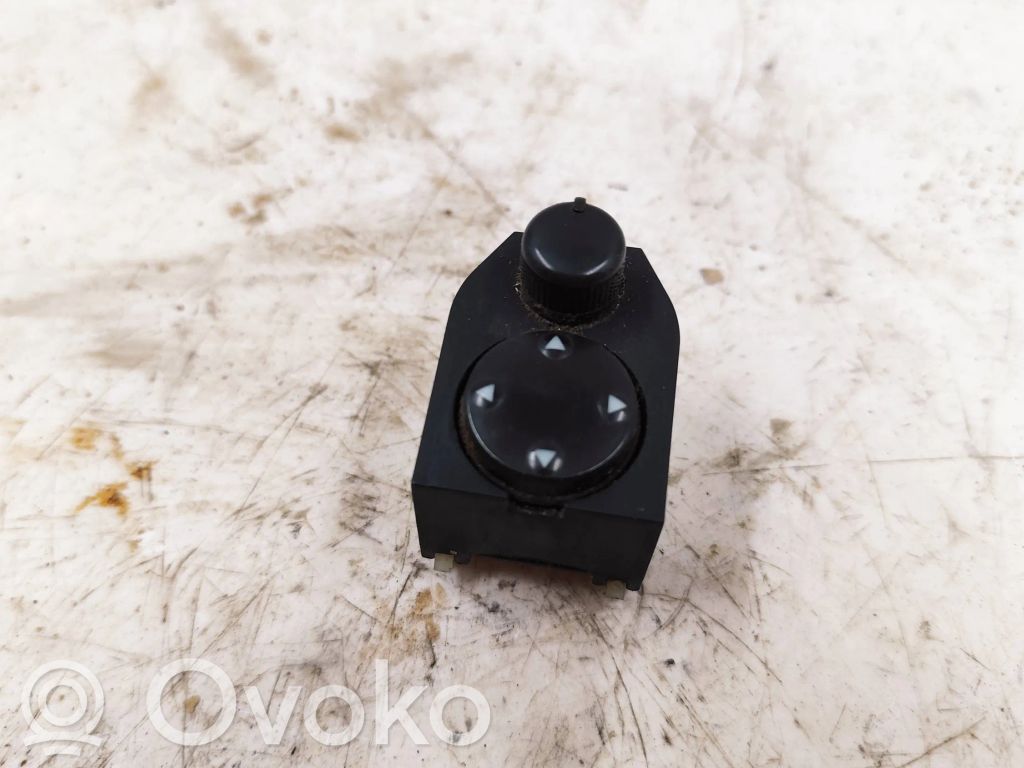 Audi A4 S4 B5 8D Wing mirror switch 