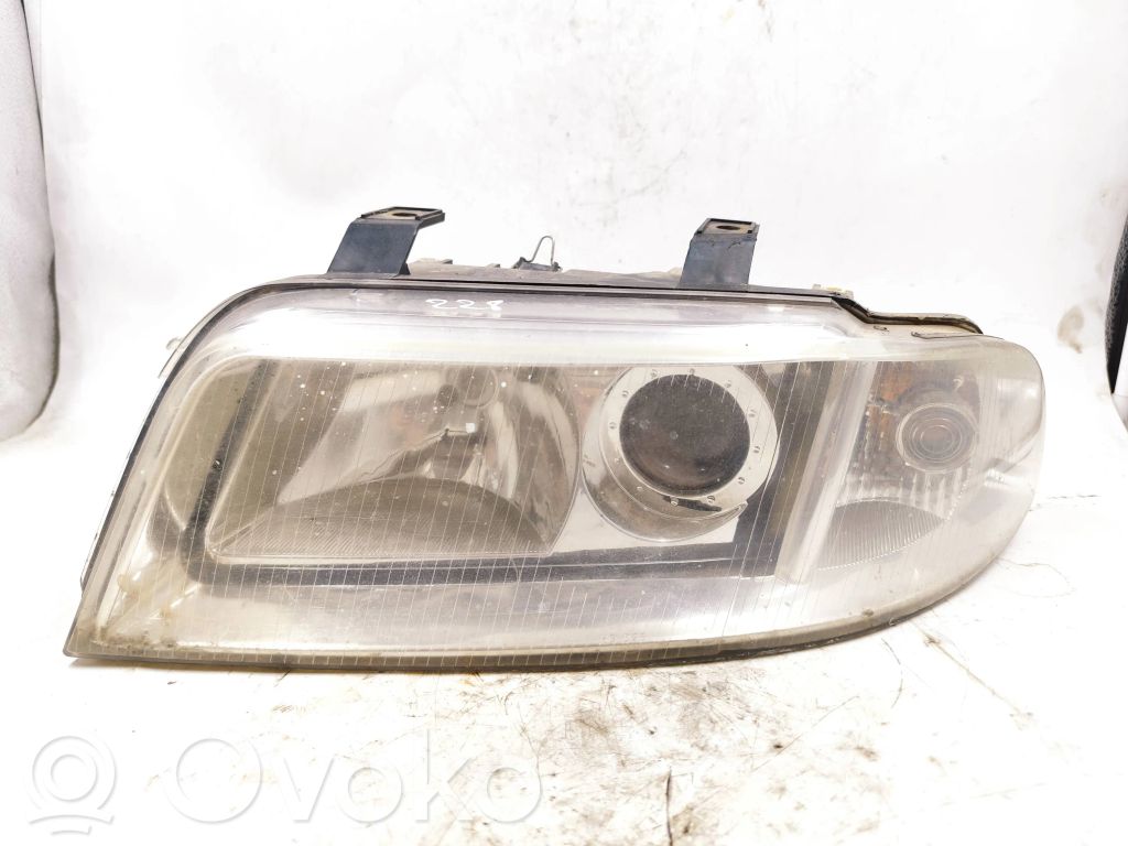 Audi A4 S4 B5 8D Etu-/Ajovalo 