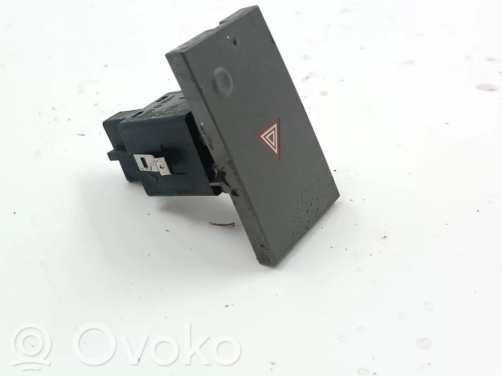 Opel Vectra C Hazard light switch 