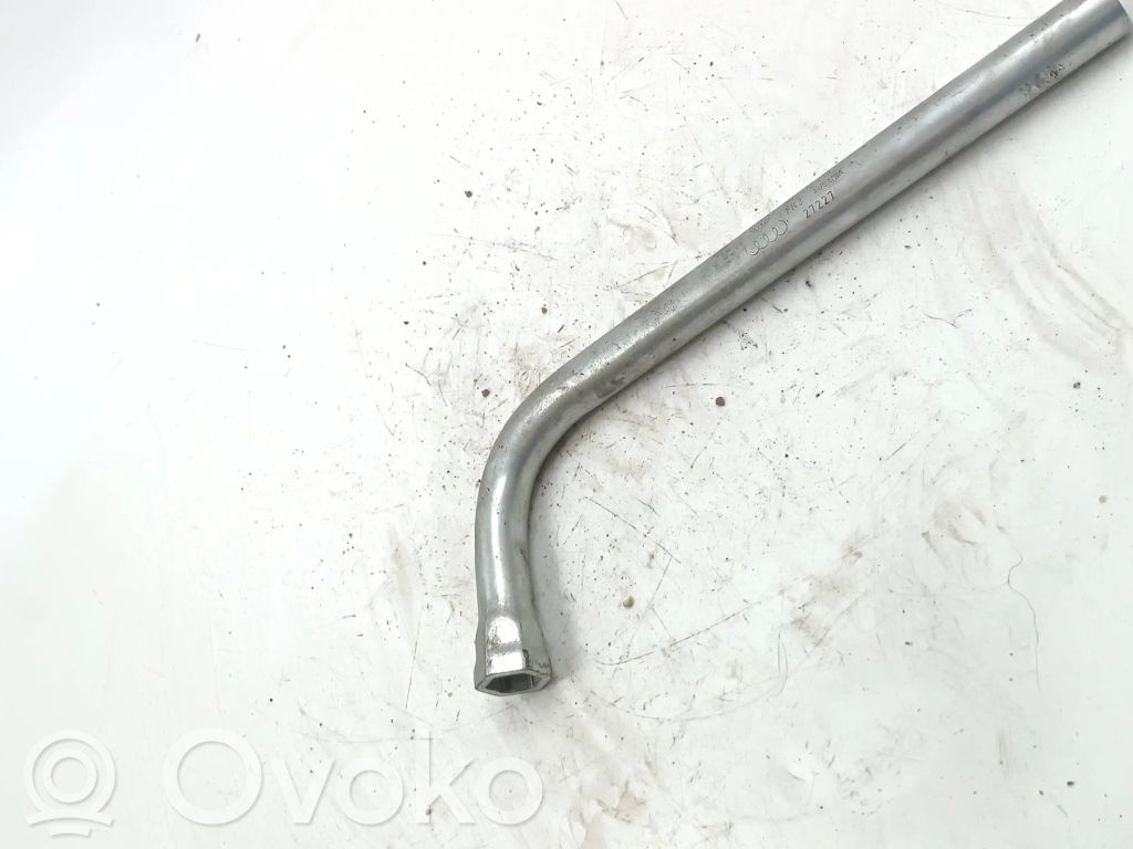 Audi A3 S3 8P Radschlüssel Radschraubenschlüssel 