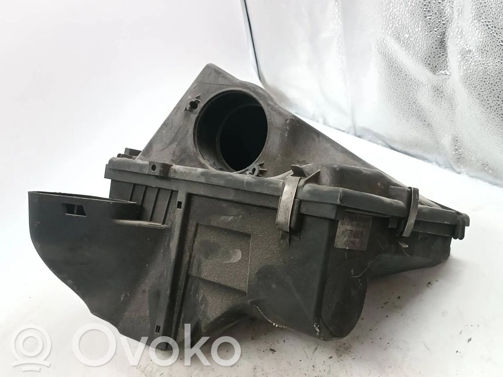 BMW 3 E90 E91 Air intake duct part 