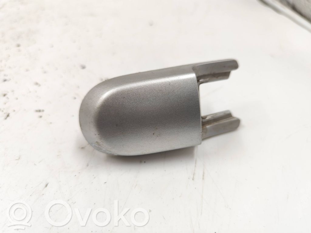 Tapa manecilla puerta trasera   8A5354224A44A