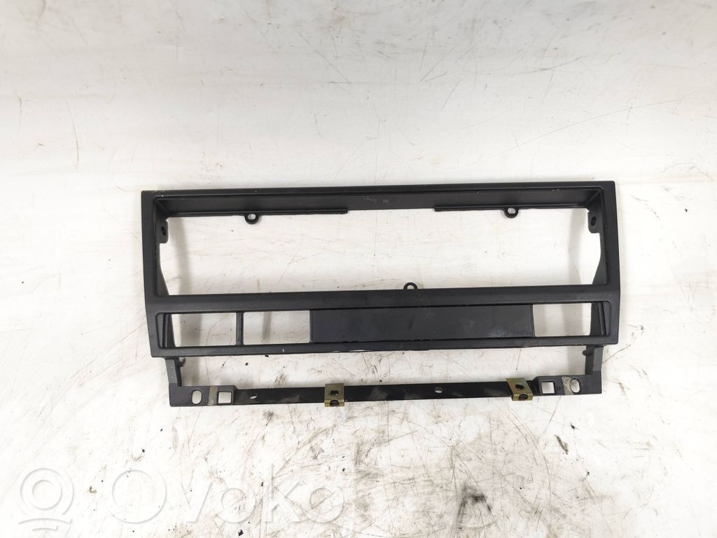 BMW 5 E39 Radio/GPS head unit trim 