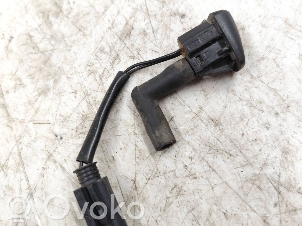Windshield washer spray nozzle   7046060