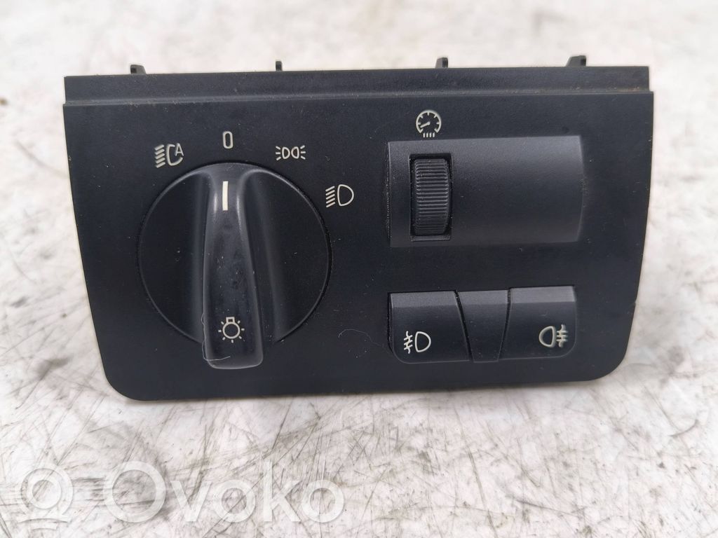 Light switch   6909775,019647,037045061
