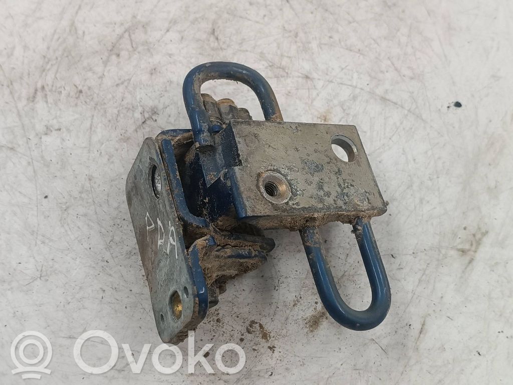 Audi A4 S4 B6 8E 8H Priekšpusē apakšējā vira (eņģe) 