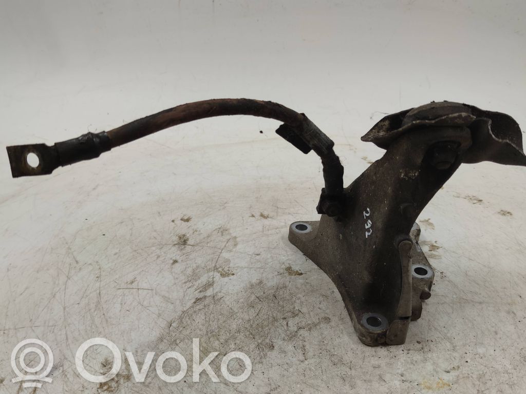 BMW 3 E46 Engine mounting bracket 